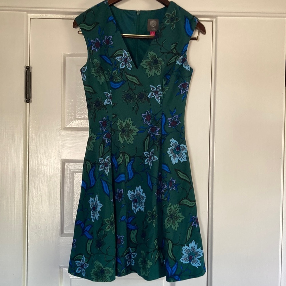 Vince Camuto | Dresses | Green Floral Vince Camuto Dress